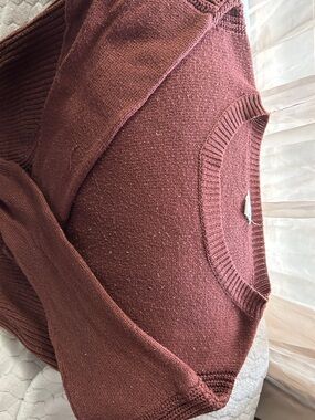 Aeropostale Women's Rust Crewneck Sweater